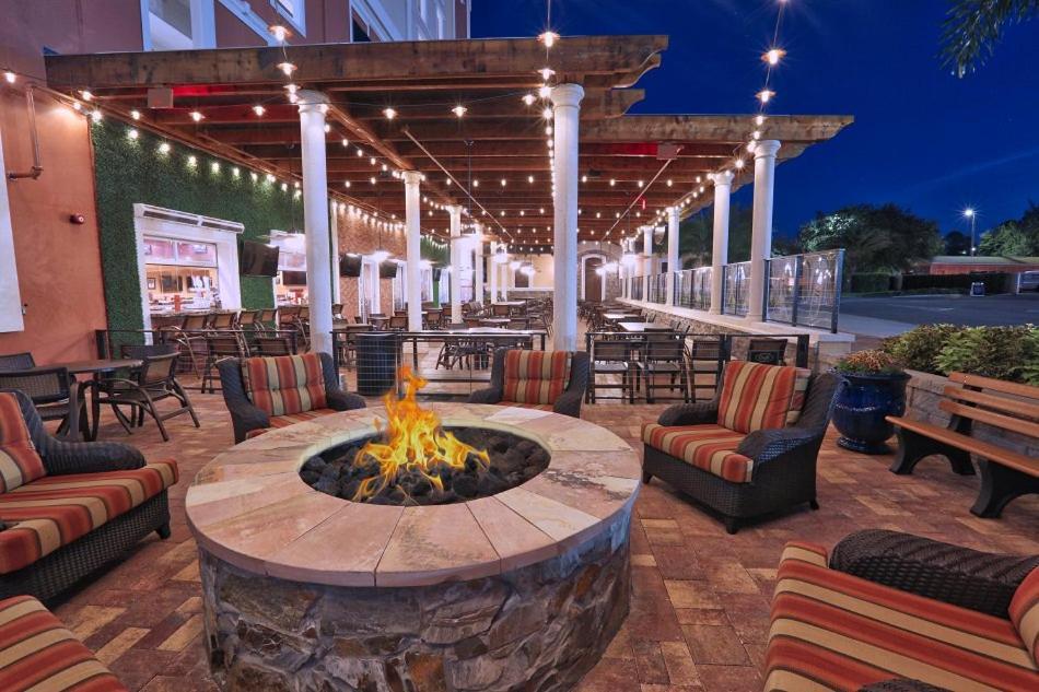 Stunning Condo Near Universal Studios Williamsburg Εξωτερικό φωτογραφία